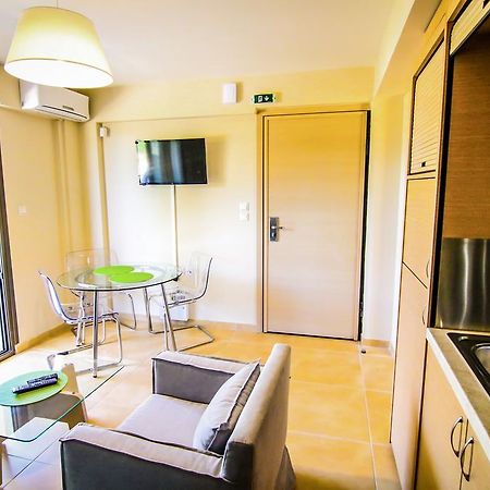 Ofrynio Deluxe Apartments Ofrínion Eksteriør bilde