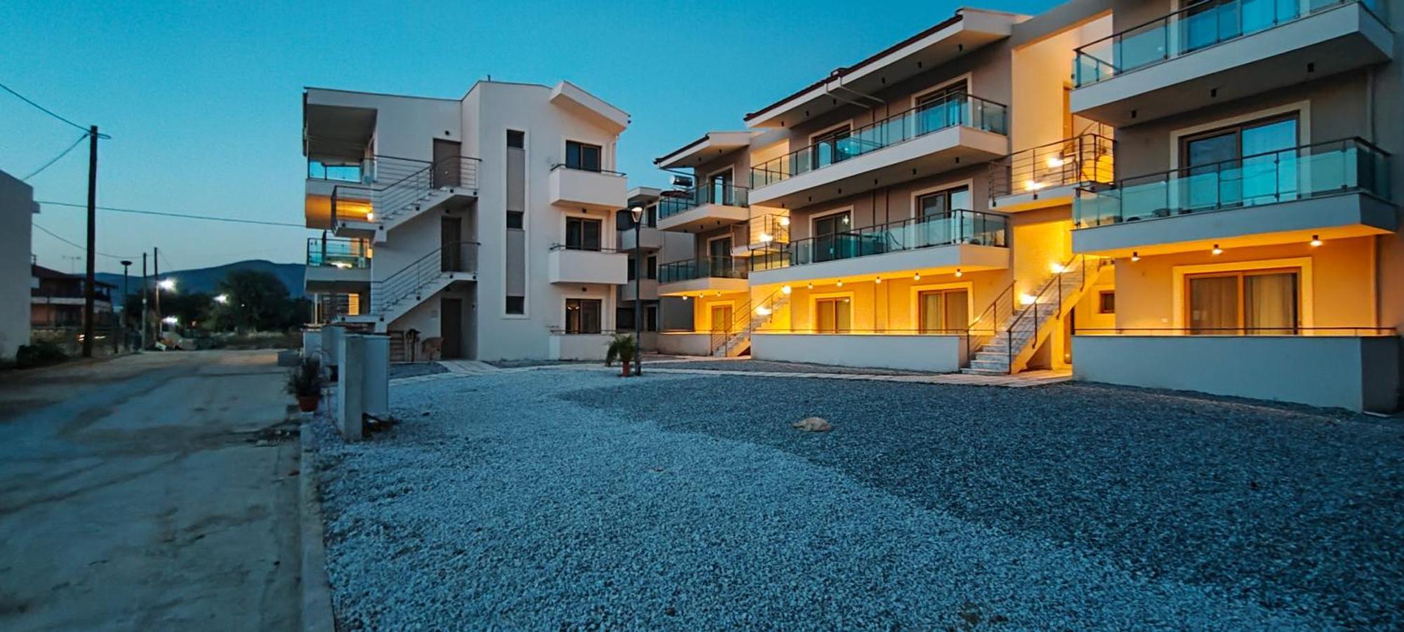 Ofrynio Deluxe Apartments Ofrínion Eksteriør bilde