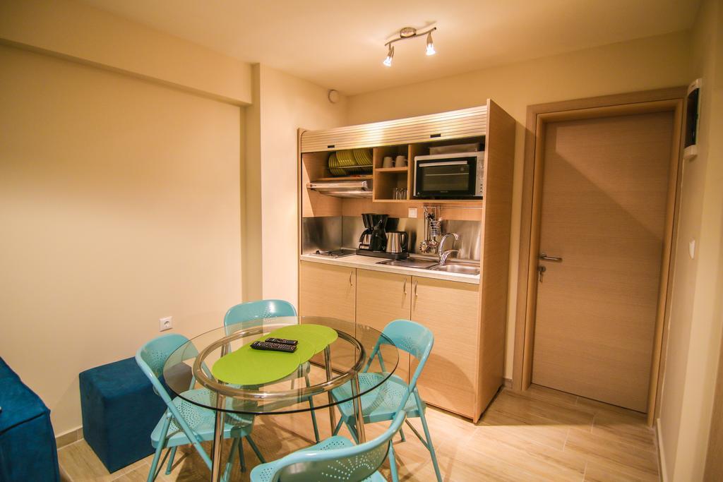 Ofrynio Deluxe Apartments Ofrínion Eksteriør bilde