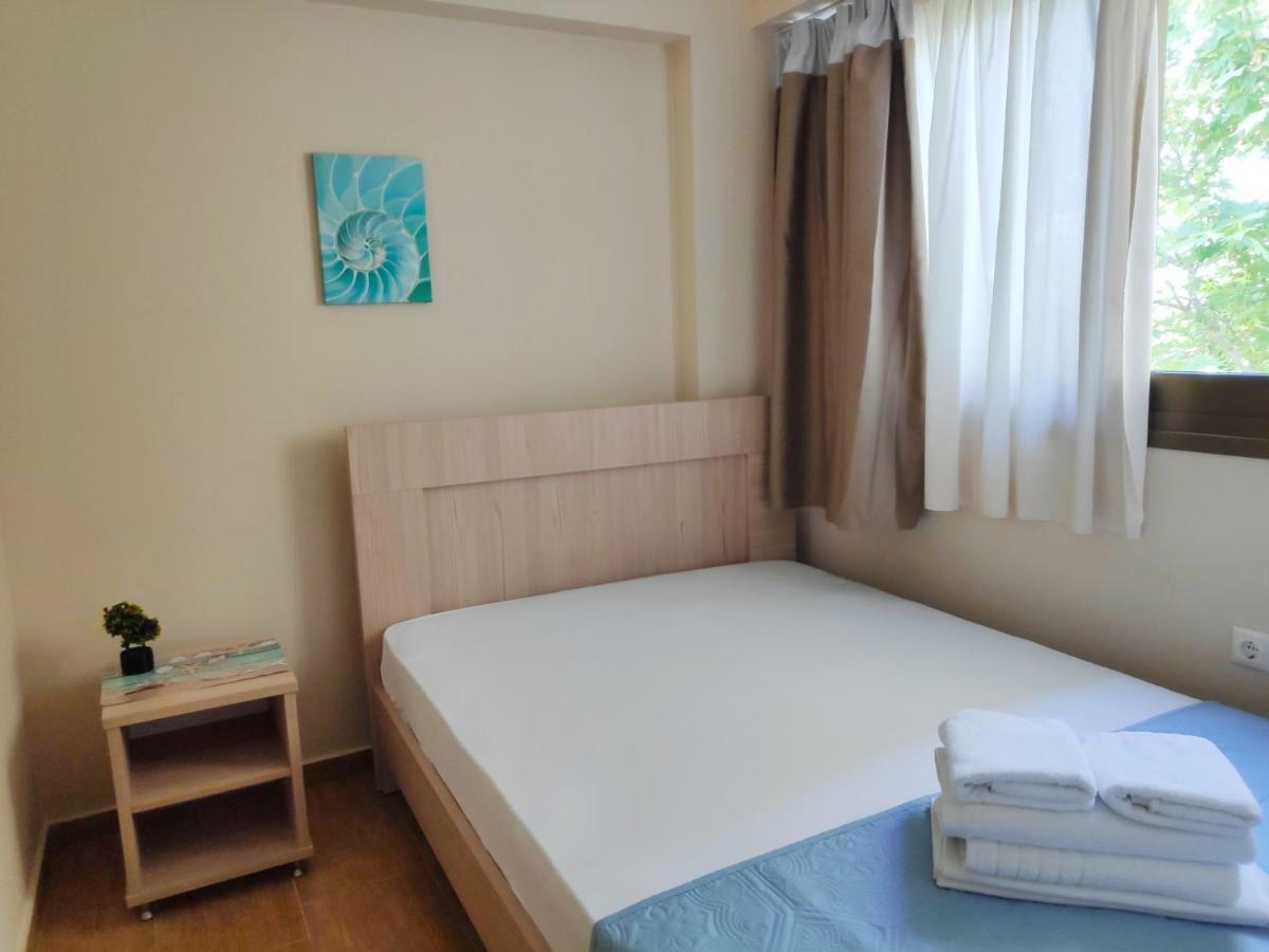 Ofrynio Deluxe Apartments Ofrínion Eksteriør bilde