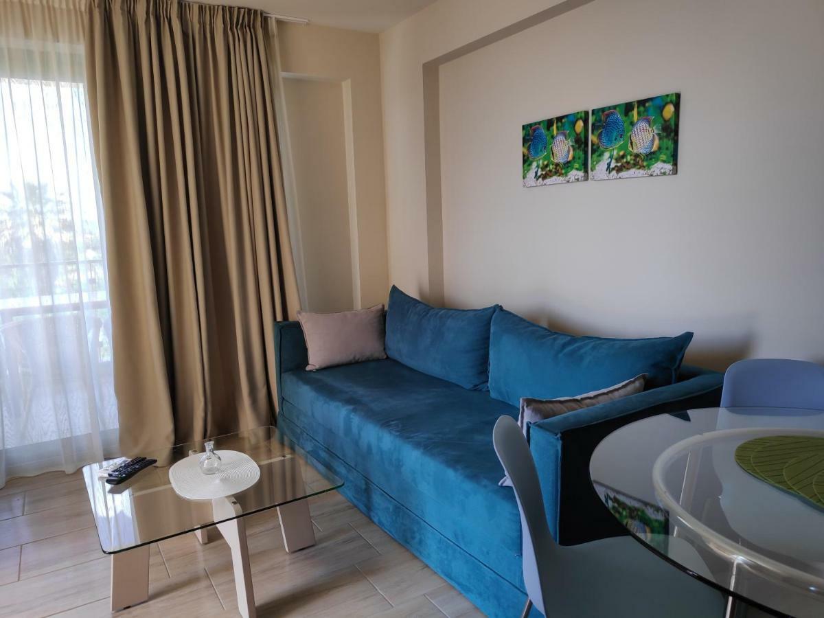 Ofrynio Deluxe Apartments Ofrínion Eksteriør bilde