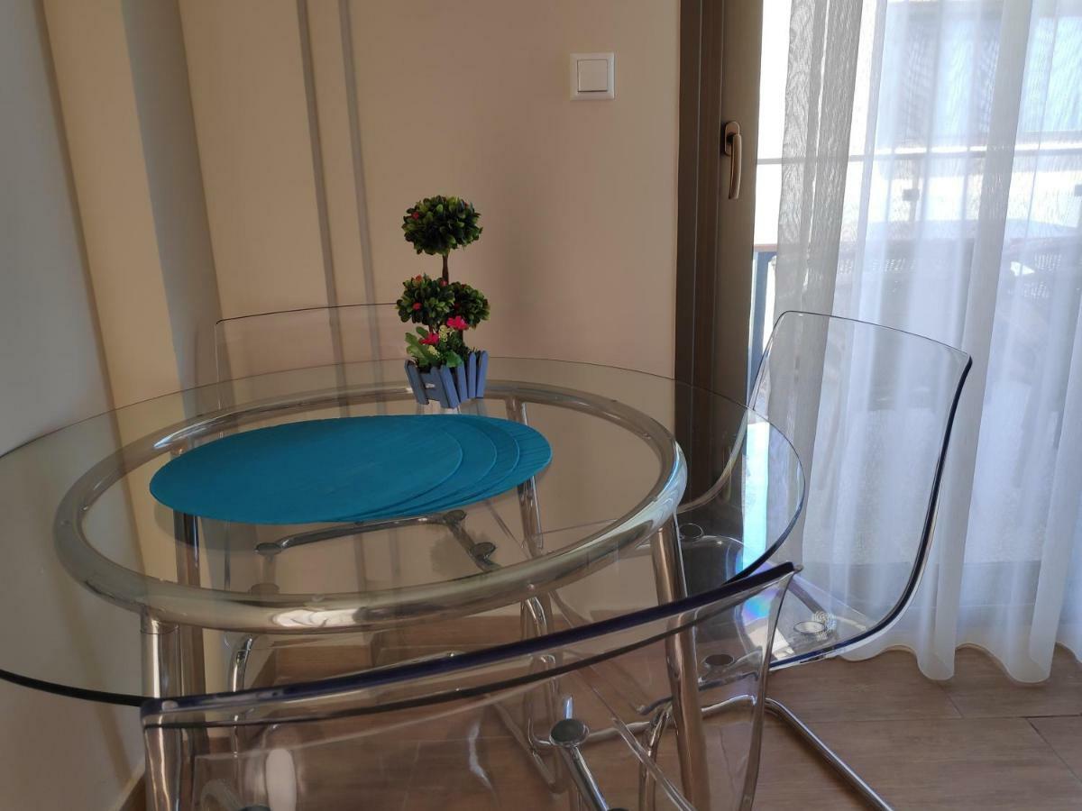 Ofrynio Deluxe Apartments Ofrínion Eksteriør bilde